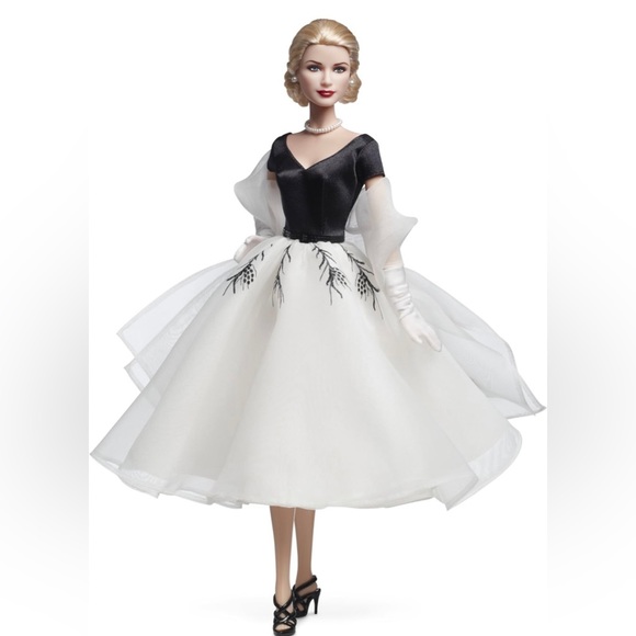 NRFB! Grace Kelly Rear Window Barbie!!! - Picture 1 of 6